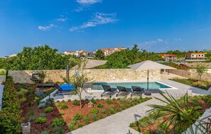 A heated pool - Awesome apartment in Medulin (Medulin)