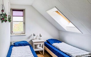 3 bedrooms, iron/ironing board, travel cot, free WiFi - Pet friendly home in Makkum with sauna (Makkum)