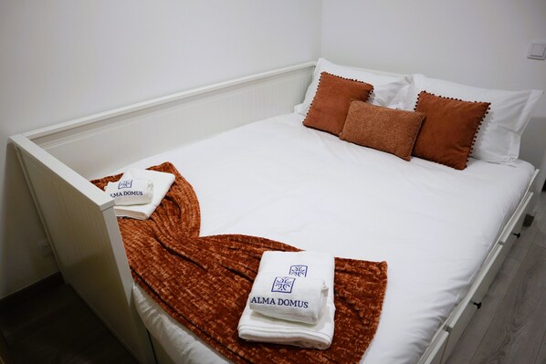 1 quarto, ferros/tábuas de passar roupa, Wi-Fi, roupa de cama