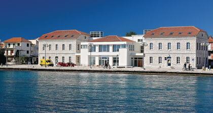Luxurious apartment in Vodice with swimming pool