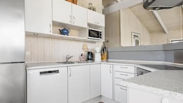 Køleskab, ovn, kogeplade, opvaskemaskine