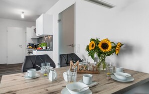 Dining - Cozy apartment in Olpenitz with WiFi (Olpenitz)