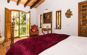 3 bedrooms, iron/ironing board, travel cot, free WiFi - Amazing home in Capdepera (Capdepera)