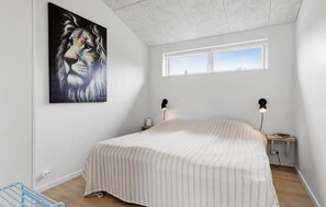 3 bedrooms, travel crib, free WiFi