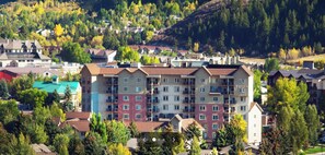 Exterior - Premium Ski Week, 2 Bedroom Lock off, 10 min Shuttle to Beaver Creek Mtn at site (Avon)