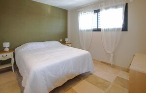 4 bedrooms, iron/ironing board, travel cot, free WiFi