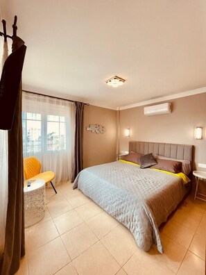 4 chambres, fer et planche à repasser, Wi-Fi, literie fournie