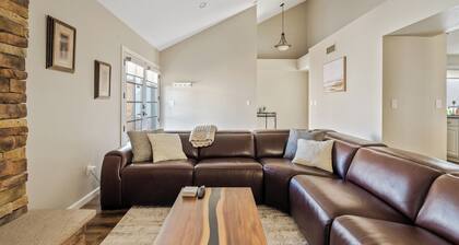 Central Tempe Oasis with Fireplace