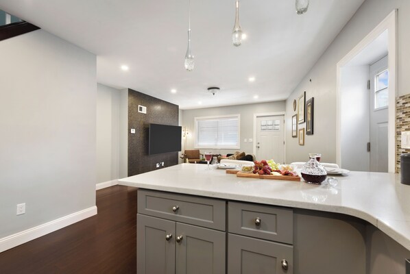 Interior - *Regal Bricks* Cold Plunge | Fire Pit | Game Room | Private Backyard (Pittsburgh)