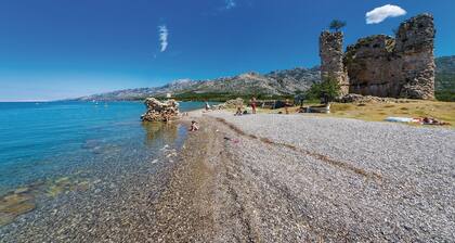 Cozy apartment in Starigrad Paklenica