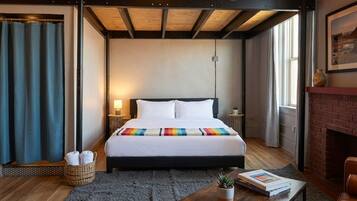 Premier Double Room, 1 King Bed, Refrigerator | Premium bedding, down comforters, individually decorated