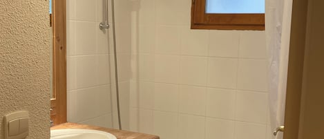 Douche, séchoir à cheveux