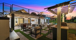 屋外ダイニングエリア