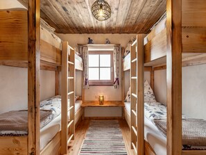 3 bedrooms, Internet
