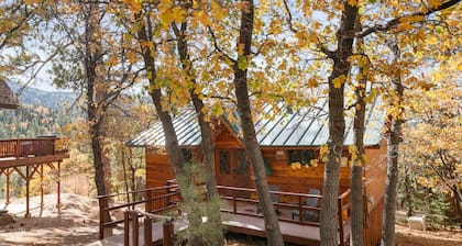 A Woodsy Mountain Retreat - 2 Masters, Slope Views, Fireplace, Deck, BBQ