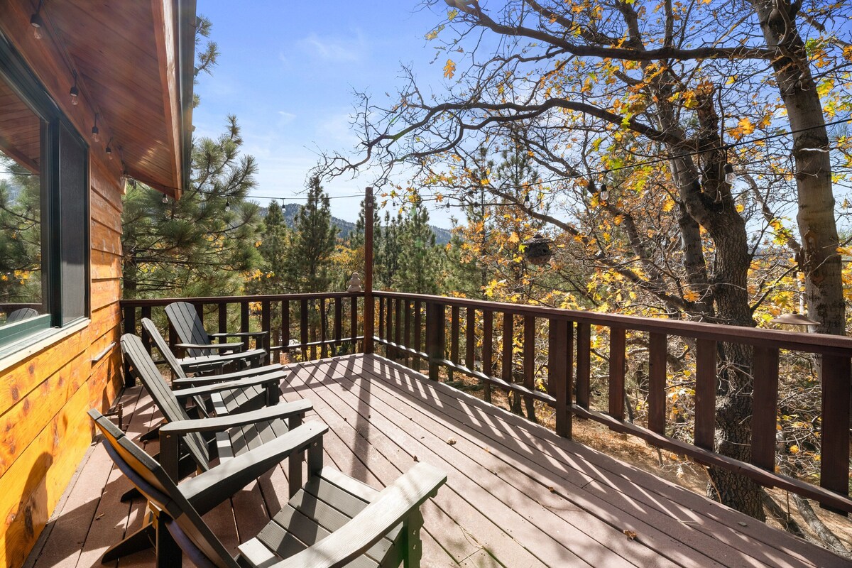A Woodsy Mountain Retreat - 2 Masters, Slope Views, Fireplace, Deck, BBQ