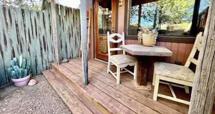 Pet Friendly Cozy Casita near Sedona