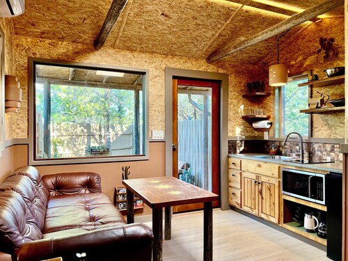 Pet Friendly Fully Fenced Cozy Casita near Sedona!