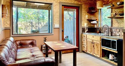 Pet Friendly Fully Fenced Cozy Casita near Sedona!