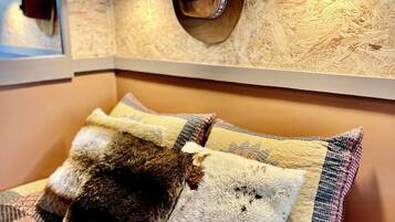 1 camera, ferro/asse da stiro, Wi-Fi, lenzuola