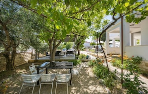 Outdoor dining - Amazing apartment in Vodice with WiFi (Vodice)