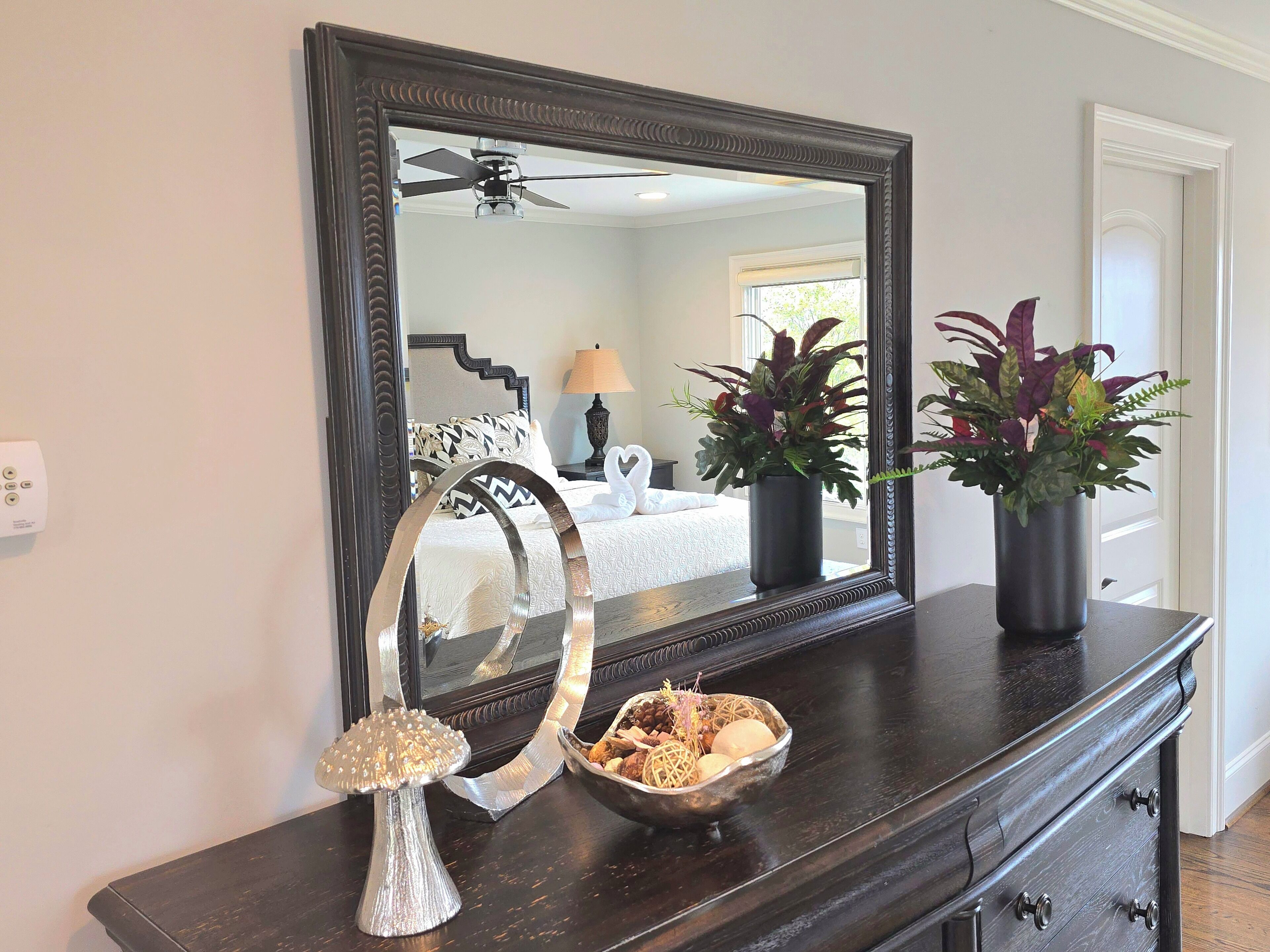 5 Schlafzimmer, Schreibtisch, Bügeleisen/Bügelbrett, WLAN