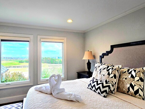 5 bedrooms, desk, iron/ironing board, WiFi