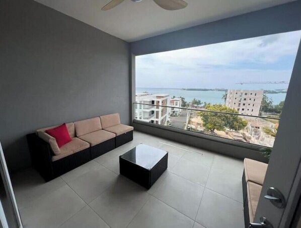Interior - 2-bedrooms condo with spectacular Ocean View, WiFi, AC in delightful Montego Bay (Montego Bay)