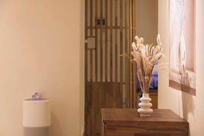 Interior - New/Sohwa Mansion [8-minute walk to Gyeongbokgung] (Seoul)