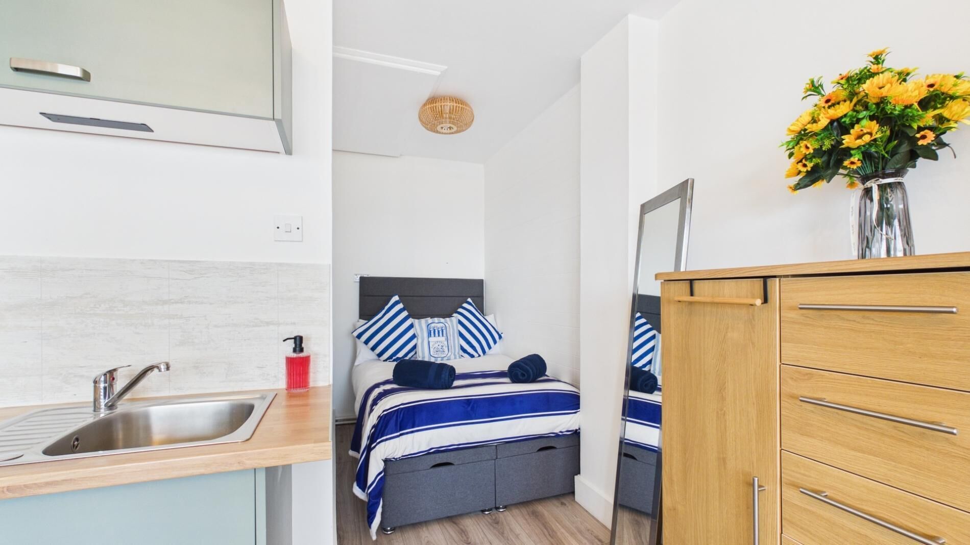 1 bedroom, WiFi, bed sheets