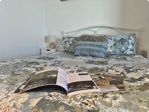 1 bedroom, iron/ironing board, free WiFi - Your Mira Mar Hide Away (MIRA MAR)