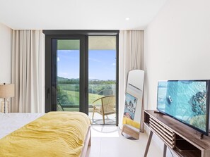 1 chambre, coffres-forts dans les chambres, fer et planche à repasser