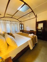 Habitación Deluxe doble, baño privado | Sábanas de algodón egipcio, ropa de cama de alta calidad, escritorio