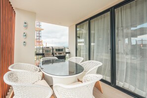 Outdoor dining - Retreat apartment w/ 2 bedrooms in Cap Cana (Punta Cana)