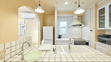 Comfort House, Non Smoking | Private kitchen