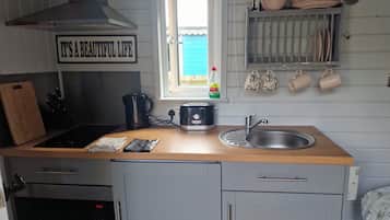 Fridge, microwave, stovetop, toaster