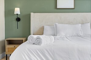 4 chambres, fer et planche à repasser, lit parapluie, Wi-Fi gratuit