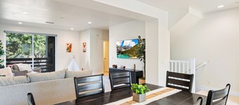 Family Disney Getaway - 4 bed 4 bath /w Pool - Sleeps up to 12!