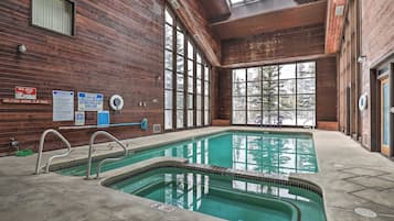 Piscine intérieure