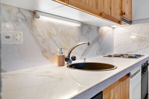 Fridge, dishwasher, electric kettle, toaster