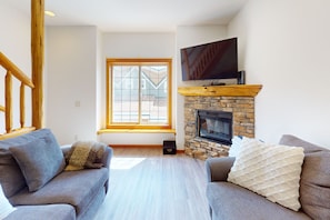 TV, fireplace