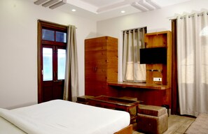 Deluxe Double Room | Free WiFi