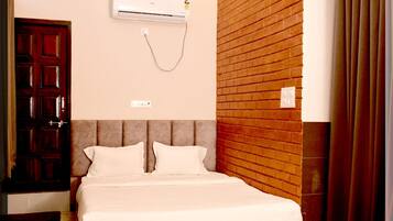 Deluxe Quadruple Room | Free WiFi