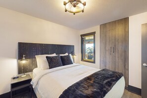 3 chambres, fer et planche à repasser, accès à Internet, literie fournie