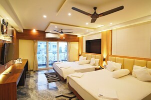 Escritorio, espacio para trabajar con laptop y wifi gratis