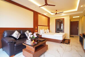 Chambre Double Premium | Bureau, espace de travail pour ordinateur portable, Wi-Fi gratuit