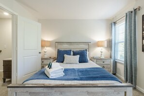 3 bedrooms, iron/ironing board, Internet, bed sheets