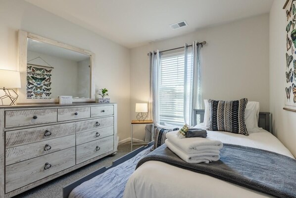 3 bedrooms, iron/ironing board, free WiFi, bed sheets