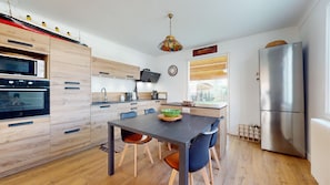 Frigorifero, microonde, forno, lavastoviglie