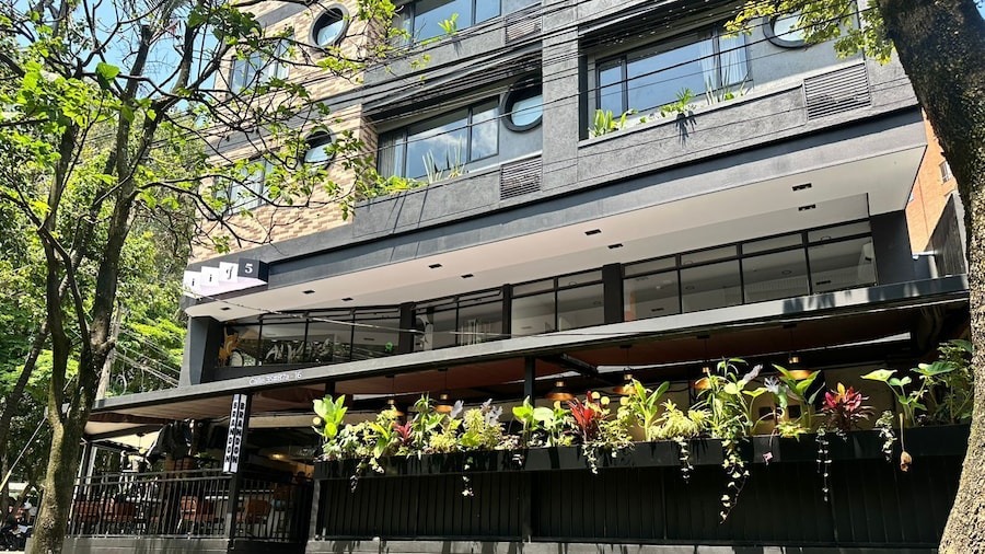 LINVING 35 8TH FLOOR VIP